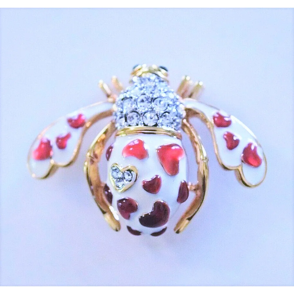 Joan Rivers Bee Pin Brooch Lots Of Love Crystal Red Hearts White Enameled Gold